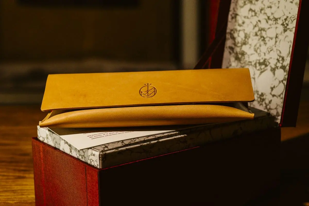 LEATHER CASE 55282